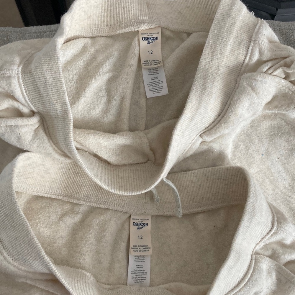 2 pairs joggers